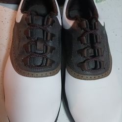 LIKE NEW MEN'S FOOTJOY BRAND GREENJOYS STYLE  GOLF SHOES , SIZE 9W, WHITE AND BROWN, WITH BOX