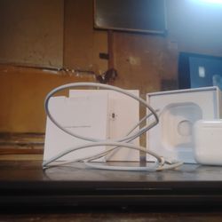 Apple AirPods 2nd Generation – Premium Wireless Sound at the Best Price!