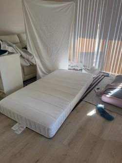 Single Mattress White Quilted