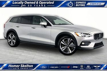 2025 Volvo V60 Cross Country