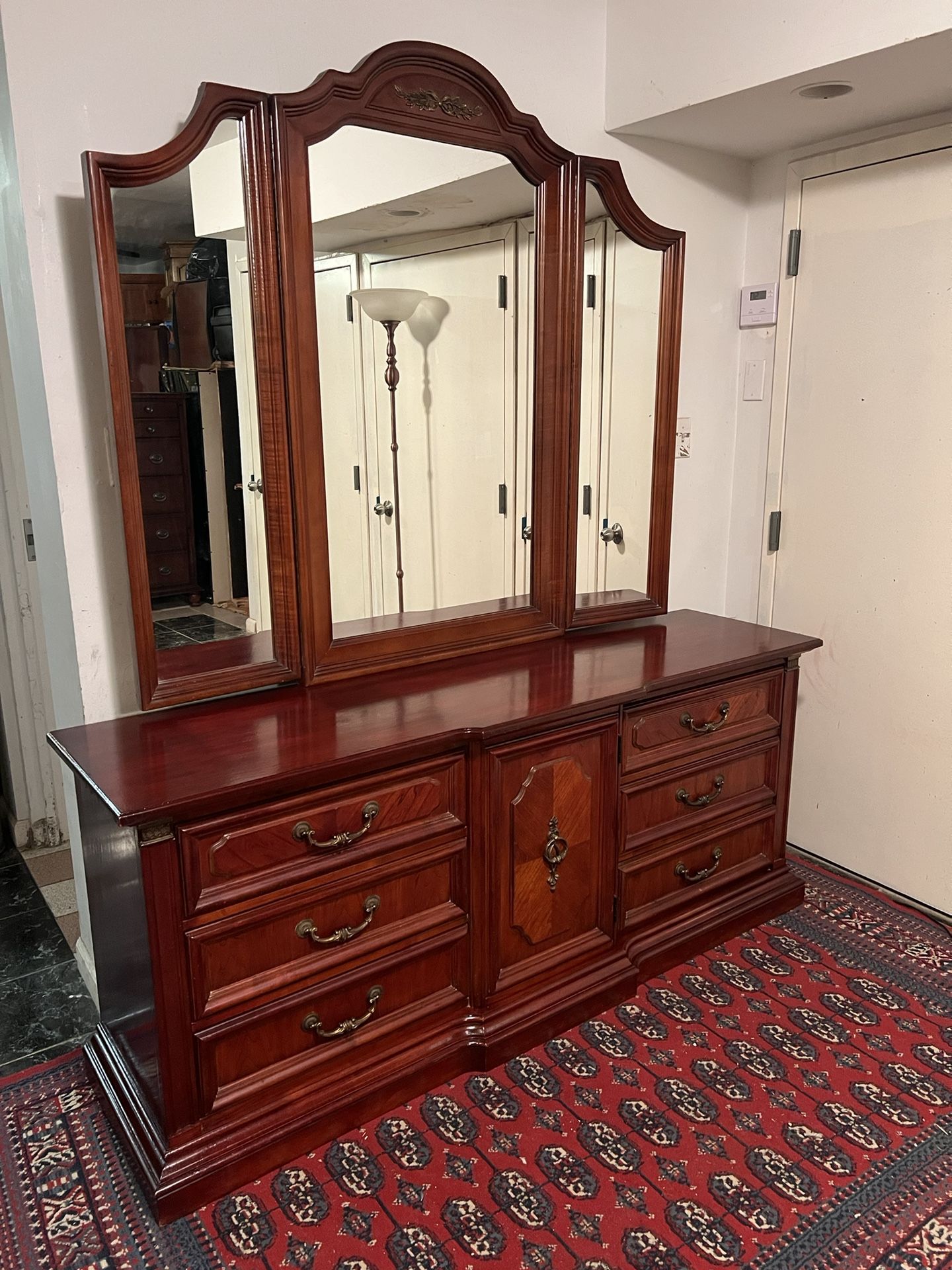 Stanley Furniture - 9-drawer Dresser w/Mirror Wooden - Delivery Extra