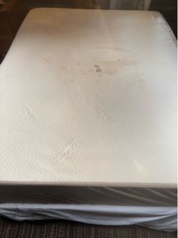 Queen tempur-pedic mattress and box spring