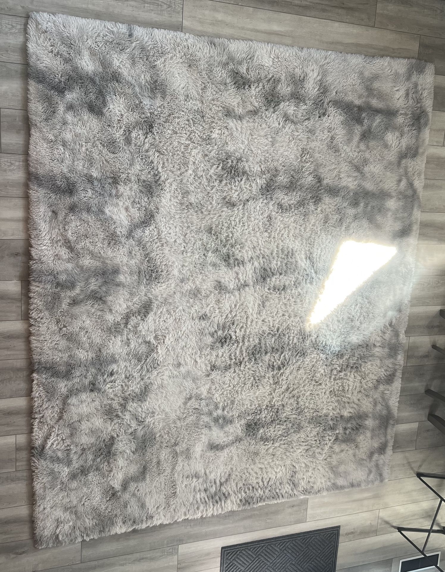 Shag area rug gray and white 8 x 10