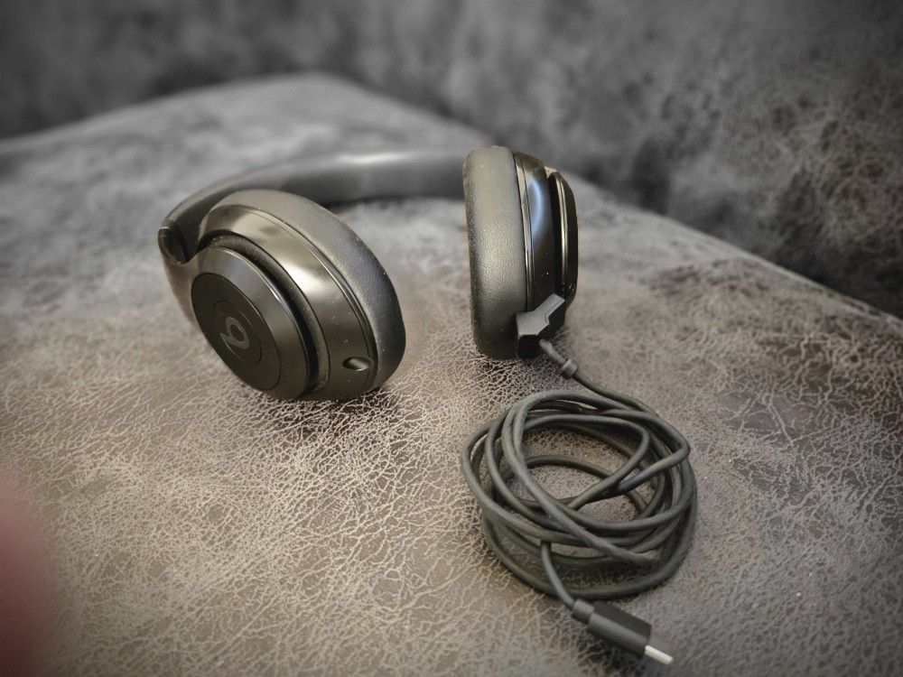 Beats Headphones - Demo