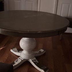Round Dining Table 