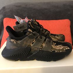 Undefeated x Adidas propher tiger camp size 5
