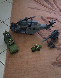 Military Toy Playset with Helicopter and Vehicles