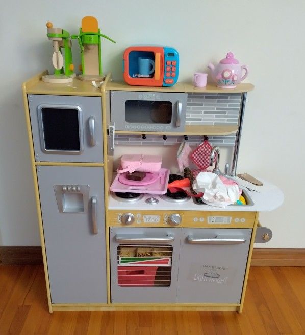 Kids Play Kitchen