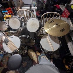 Drum Set Complete With Lots Of Extras 