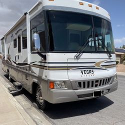 2006 WINNEBAGO VOYAGE V10 GAS ENGINE