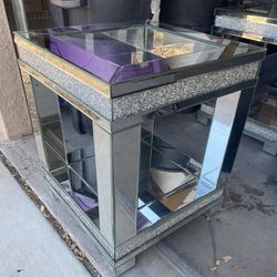 💜💜🫦🌸💜BLING MIRRORED END TABLE/NIGHTSTAND💜❤️‍🔥🔮🫦