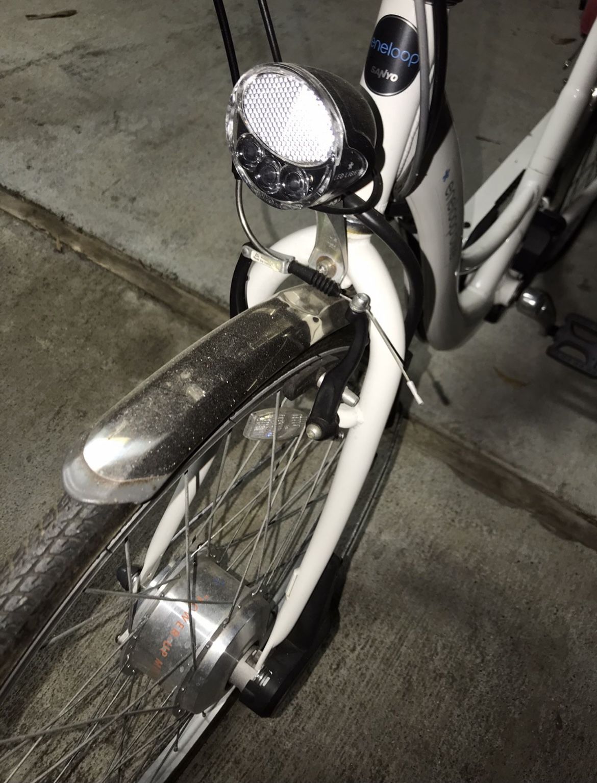 SANYO eneloop bike ni-MH Sanyo Eneloop 8 Pack AA NiMH Pre-Charged 