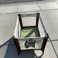 Graco Pack ’n Play Playard-Clean & Ready 