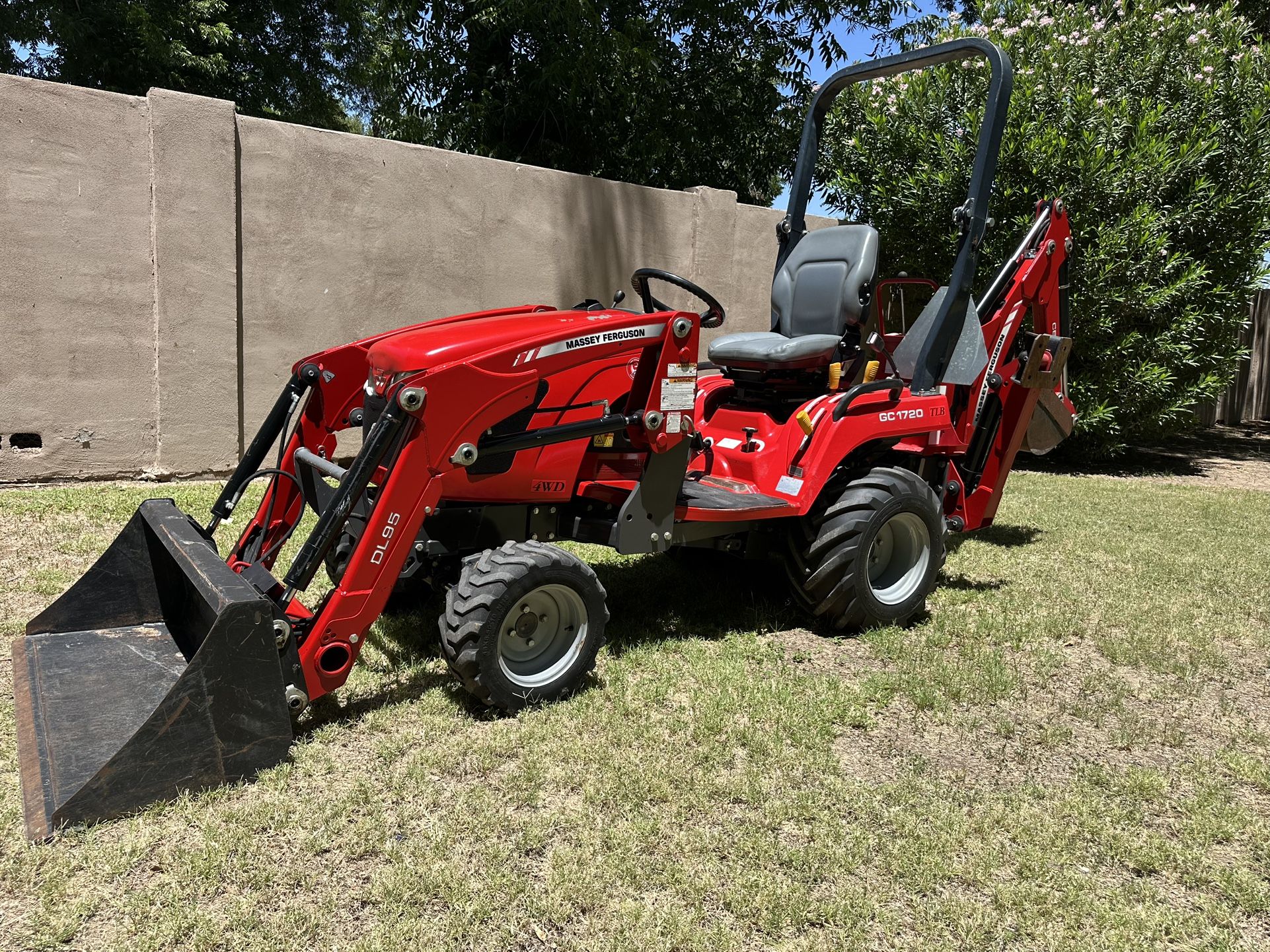 2018 Massey Ferguson GC1720