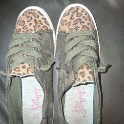 Womens Sz 7