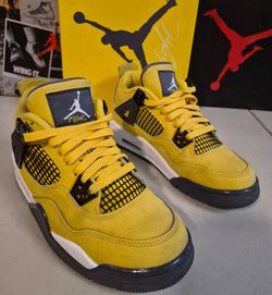 Authenticity Guarantee
Air Jordan 4 ‘Lightning Youth Size 5