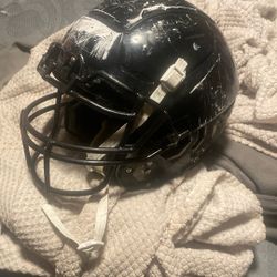 Schutt F7 Helmet In A Youth Medium White But Spray Painted White 