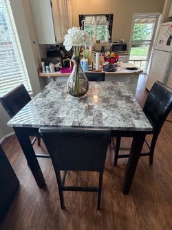 Counter Height Dining Table with 4 Chairs