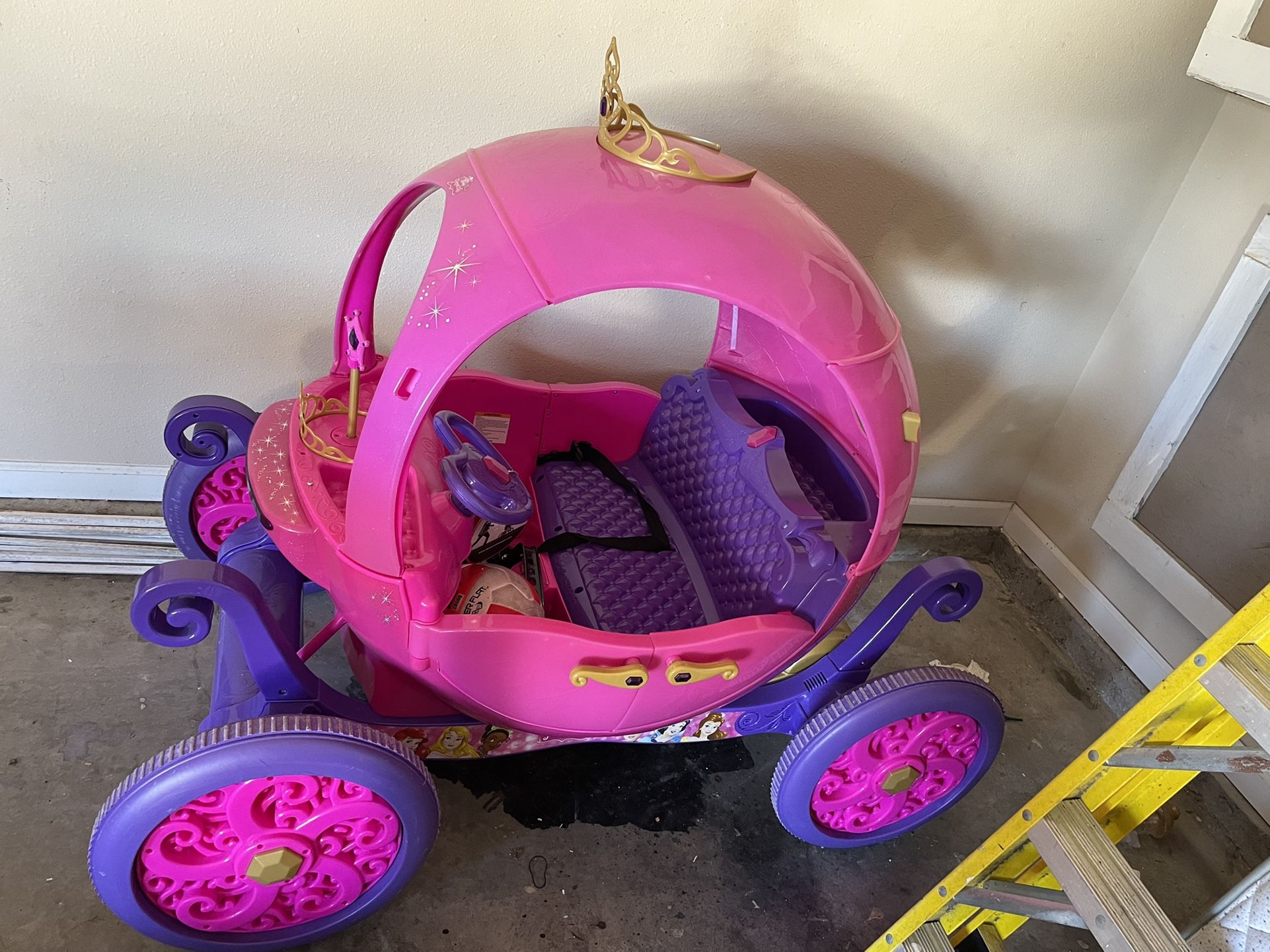 Princess Carriage - Needs New Battery