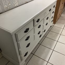 🥰WHITE COLOR BEDROOM SET: DRESSER/7 DRAWER, QUEEN SIZE BED FRAME, 2 NIGHTSTANDS