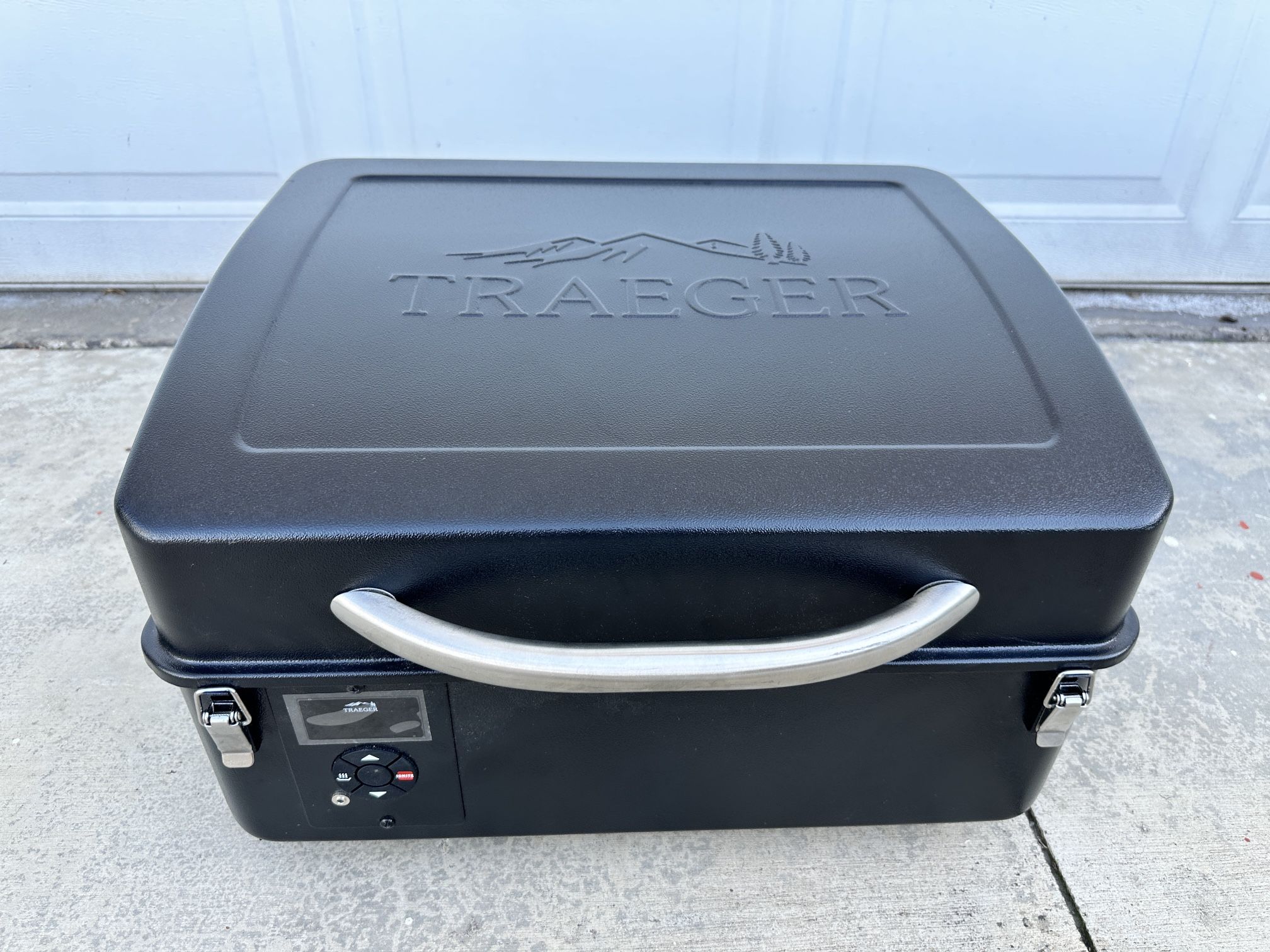 TRAEGER TRAILHEAD WOOD PELLET GRILL for Sale in Diamond Bar, CA OfferUp