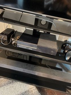 Xbox one with 3 controllers