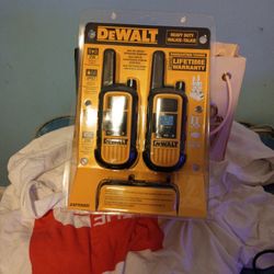 DeWalt Walky Talkys