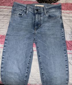 Womens Levi’s