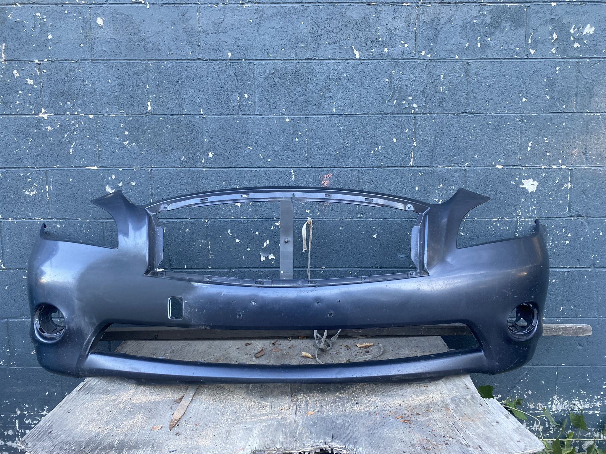 2011-2013 infiniti m37 front bumper
