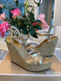 Amazing New in Box Michael Kors Shoes Original