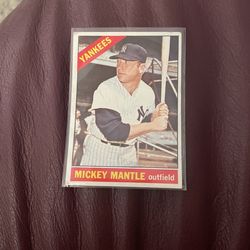 1966 Mickey Mantle Baseball card 