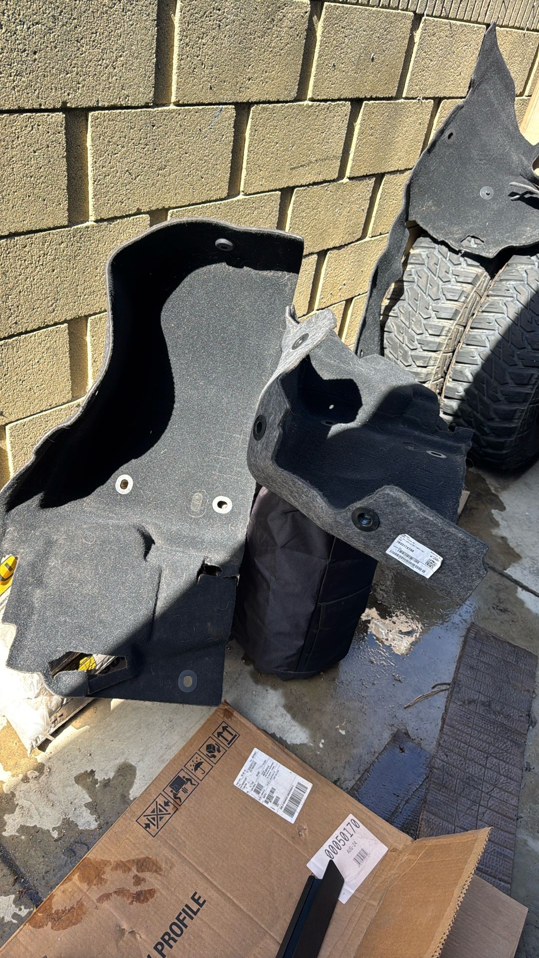 Jeep 2024 JL 4XE Carpet And Floor Mats