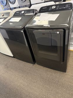 SAMSUNG WASHER AND DRYER TOP LOAD SET ON. SALE