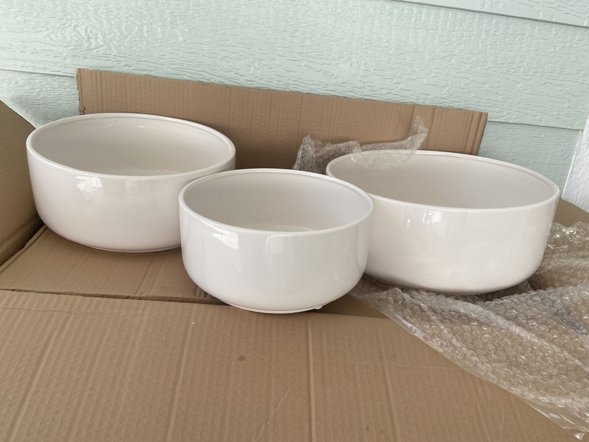 White Ceramic Pots/Bowls