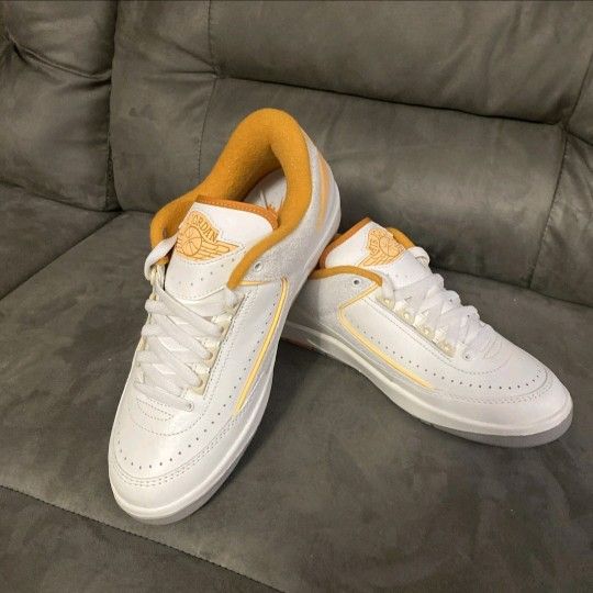 Jordan 2 "Melon Tint" Size 9