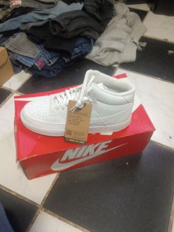 NIKE COURT VISION MID NN