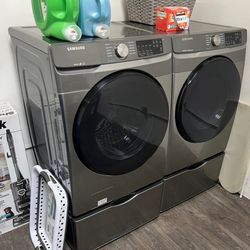 Samsung Washer & Dryer With Pedestals