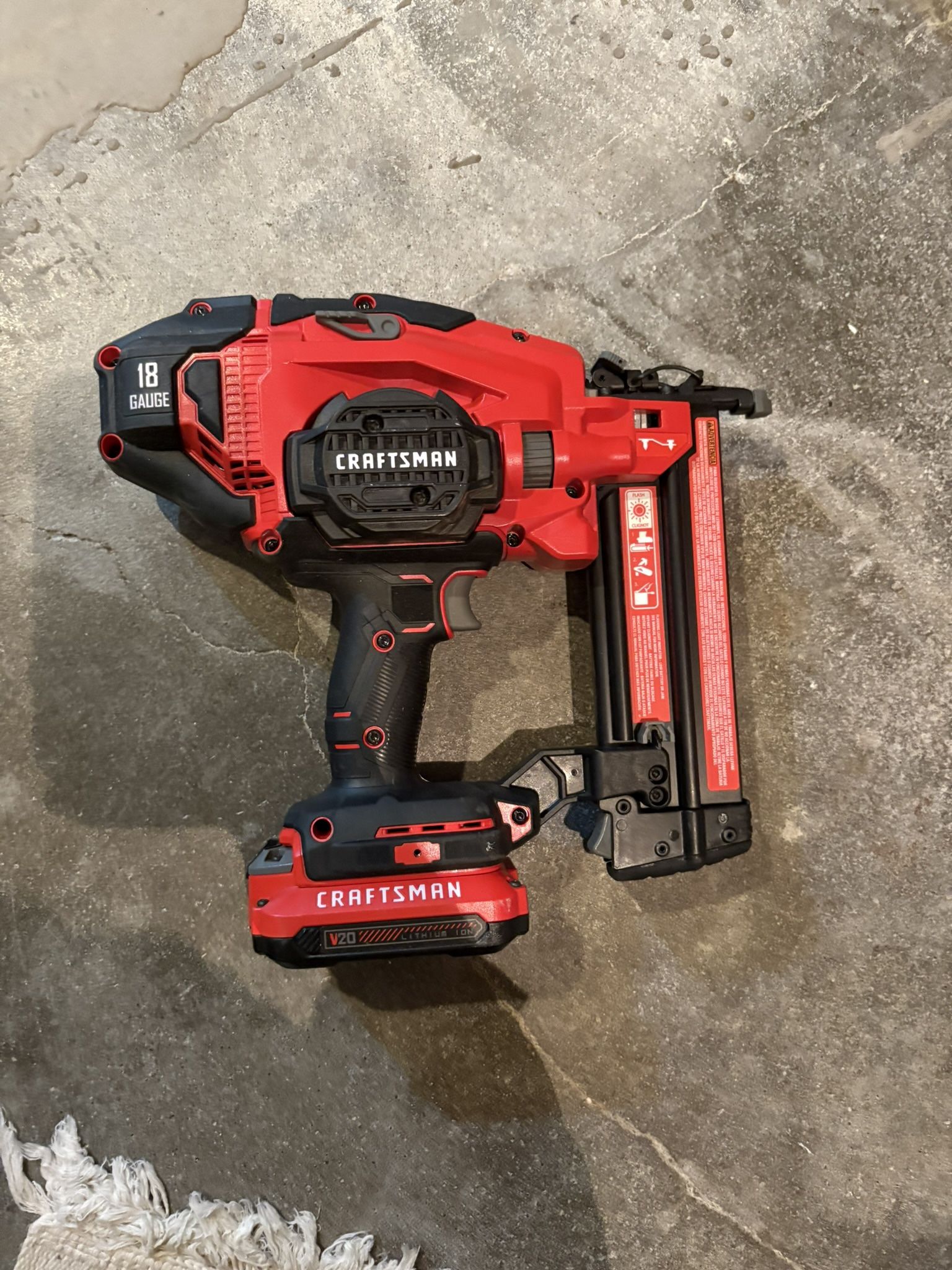 Craftsman 18g nail Gun (never Used) Battery Included