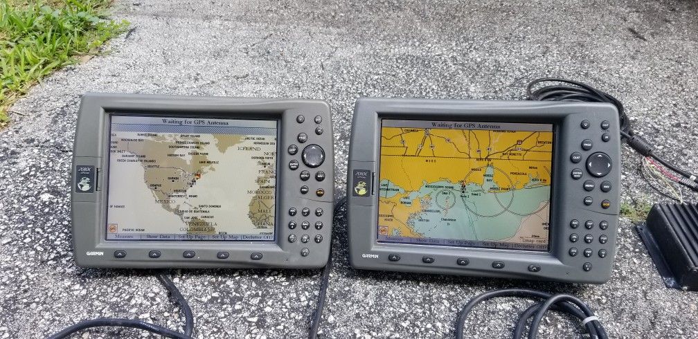 2 GARMIN 2010C COLOR CHART PLOTTER WITH GSD20 SOUNDER MODULE AND MAP CARD