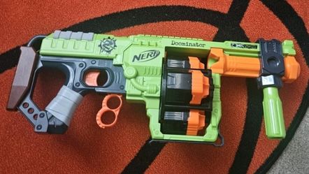 Nerf Zombie Strike Doominator Blaster