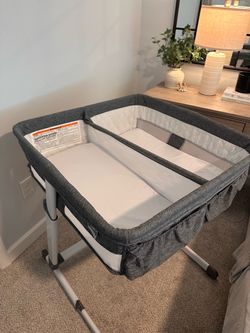 Twin Bedside Bassinet and 6 Bassinet Sheets