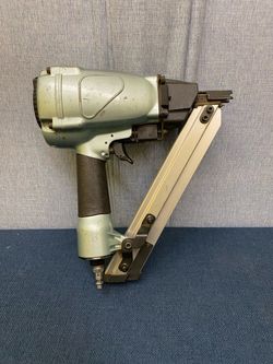 Metabo HPT Pneumatic 2-1/2 Strip Nailer NR65AK2S For Pre-Punched Metal Connector