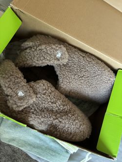 CROC FUZZY SLIPPERS