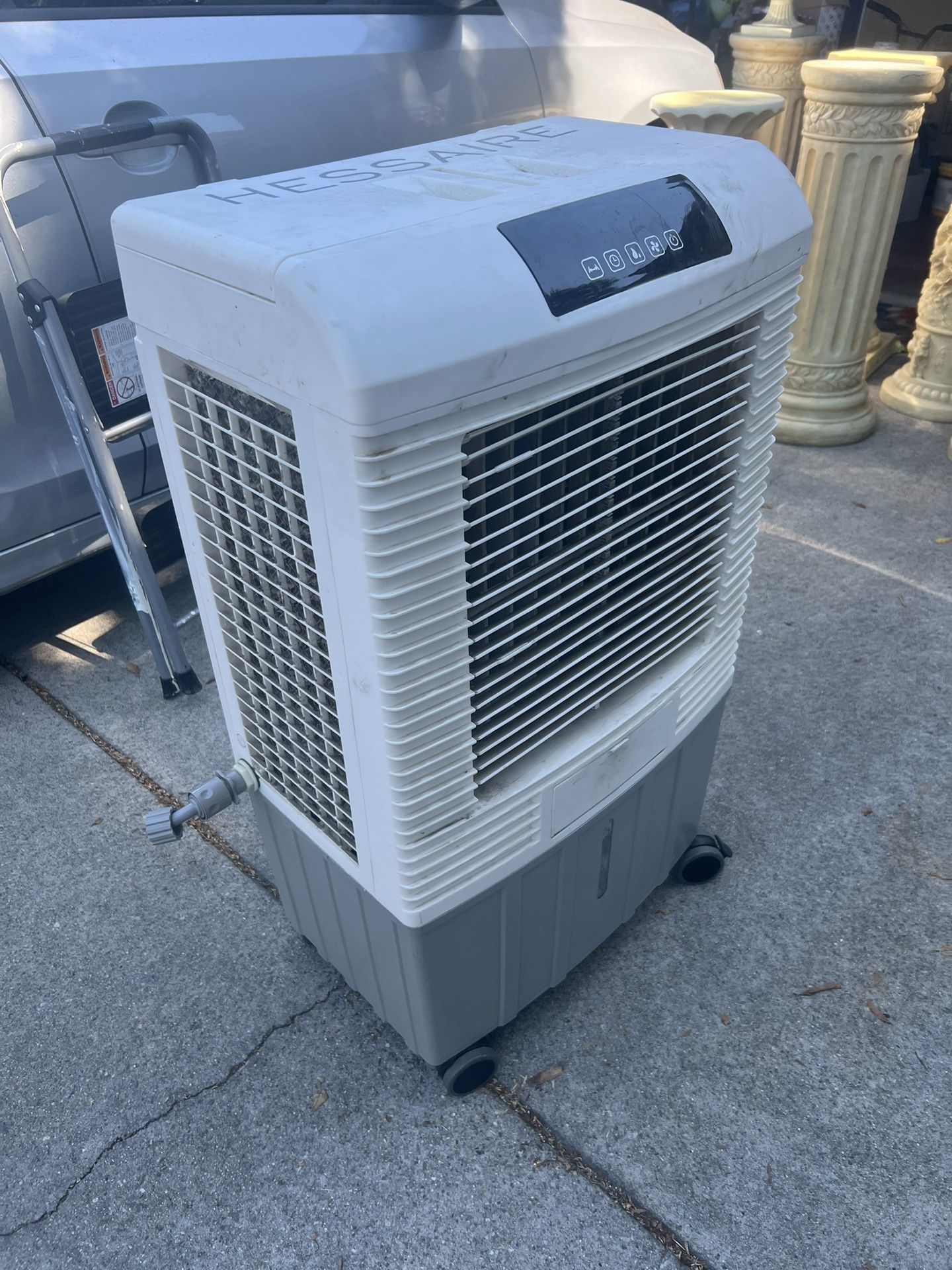 Hessaire MC26A portable evaporative cooler/ swamp cooler/cools similar To AC Unit 