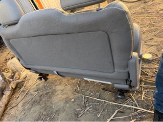Ford wind start seats new 350 all 3 the big one and the two in front brand new use the van for dilivery
