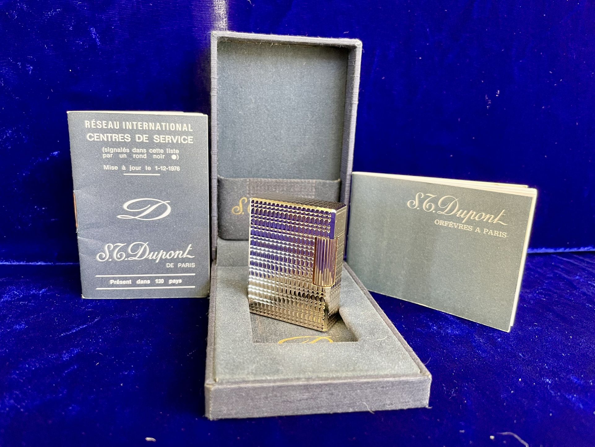 Vintage Gold Short ST DuPont Lighter 99.9% New Condition Works 1 Year Warranty