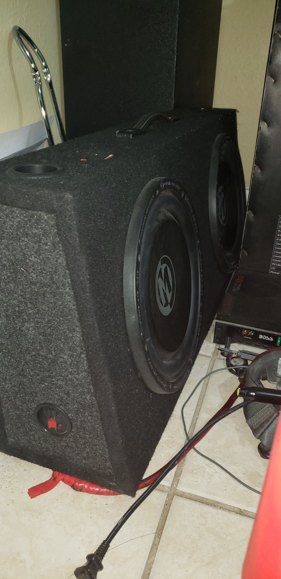 12 inch pancake subwoofer box for Sale in Houston, TX OfferUp