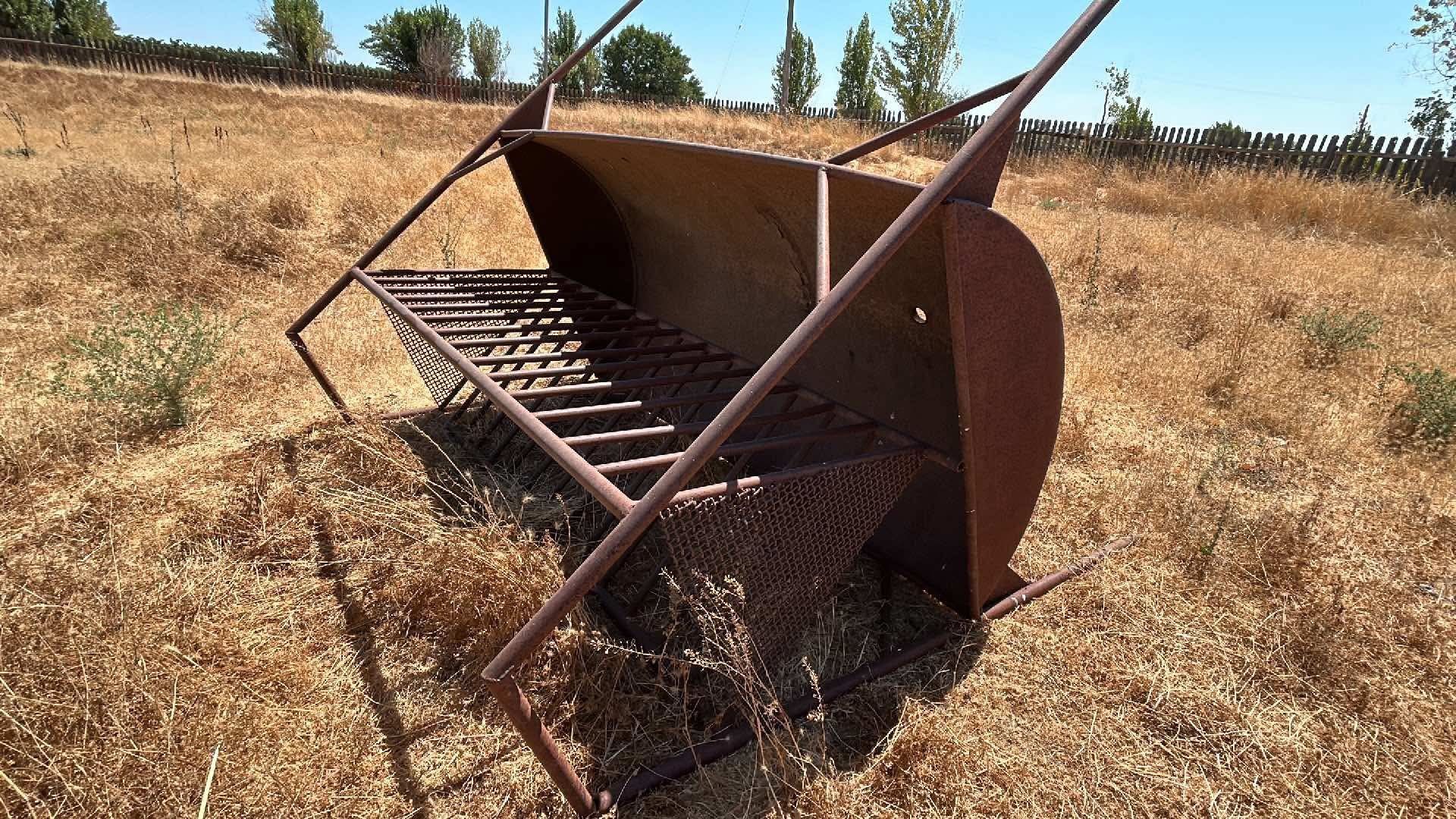 Pasture Feeder
