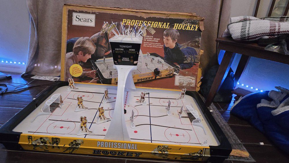 Vintage 1972 Hockey Game