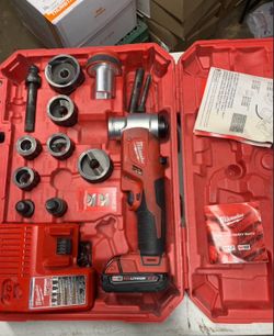 Milwaukee M18 FORCE LOGIC 6T Knockout Master Kit (Full 1/2" to 4" Set)